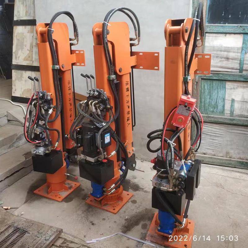 鹤峰县重汽蓝牌随车吊 3.2吨 国六动力强 液压驱动 农用自卸起重机